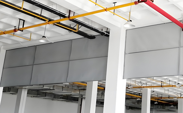 商场防烟分区常闭节点：神木挡烟垂壁高度与控制器接线图解