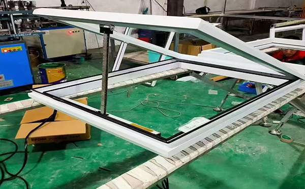 某地下车库出入口神木排烟窗配置工程