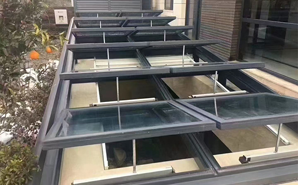 某轨道交通车辆维修车间神木排烟窗应用